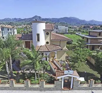 Manno 4* Барчеллона-Поццо-ди-Готто